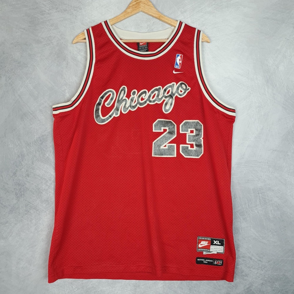 Vintage Chicago Bulls Jersey Mens XL Red NBA Basketball Michael Jordan 23 Nike